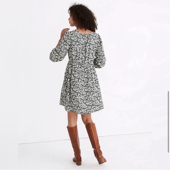 Madewell green V-Neck Button-front Mini Dress in Forest Leaves long sleeves - Picture 5 of 12